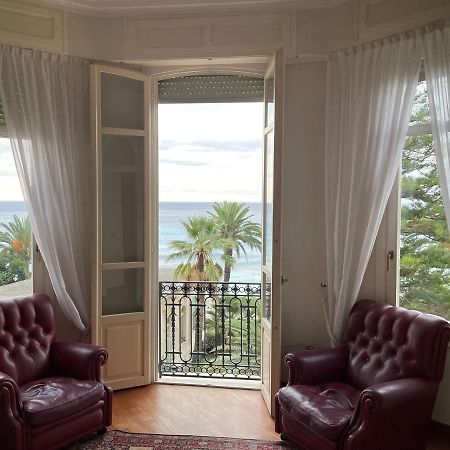 Regina Sur La Plage Мантон Екстер'єр фото